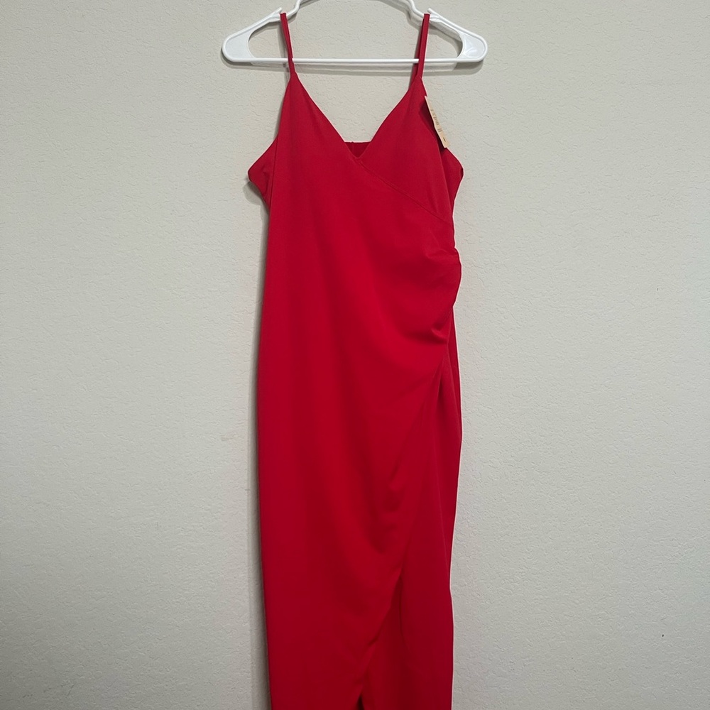 Elegant Scarlet Maxi Dress